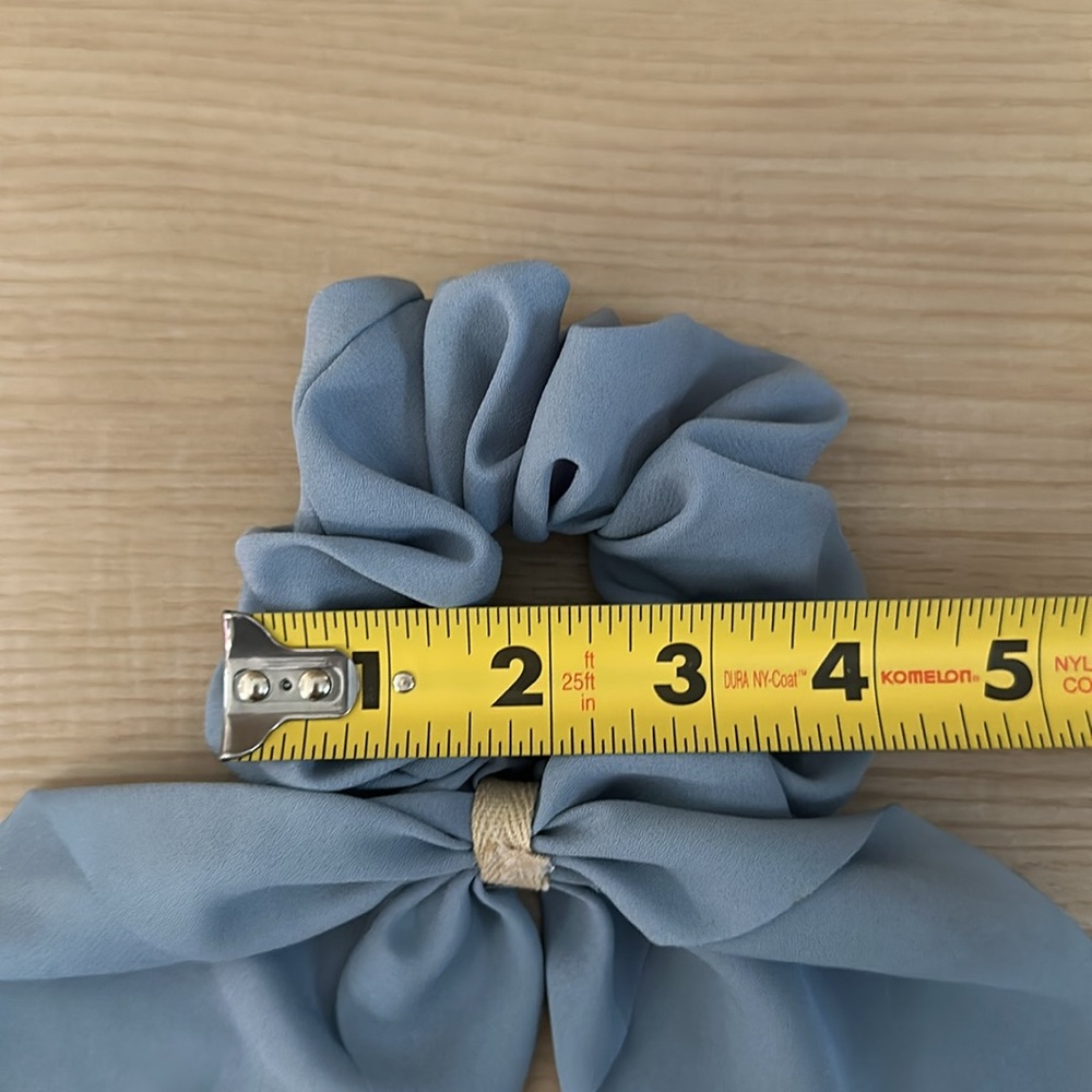 Express Bow Scrunchie Set - Picture 6 of 9